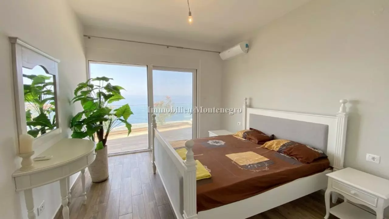 Wohnung in der ersten Reihe des Meeres, zwei Schlafzimmer, Dobra Voda, 10267 (2)